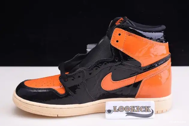555088-028 - Backboard Air 3.0 1 High Retro Shattered Jordan 0426